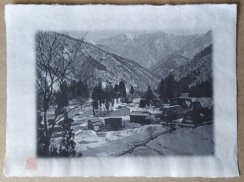 Originální tisk Shozo Kaieda - pohled na zasněženou horskou vesnici A4