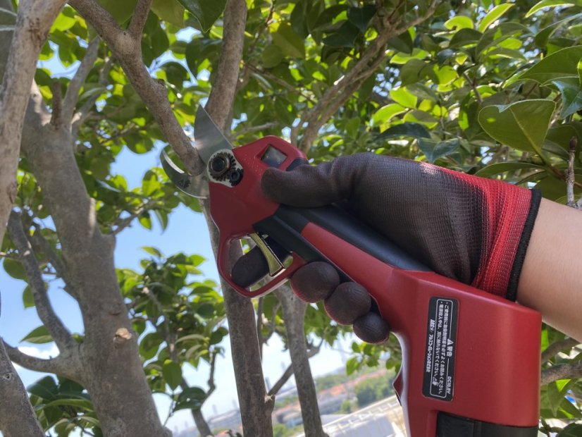 AKU prořezávací nůžky ARS EP-719 (střih do 25 mm)